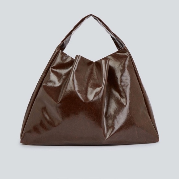 The kassl Tote Oversized Shoulder Oil Bag in Dark Brown - Picture 10 of 12